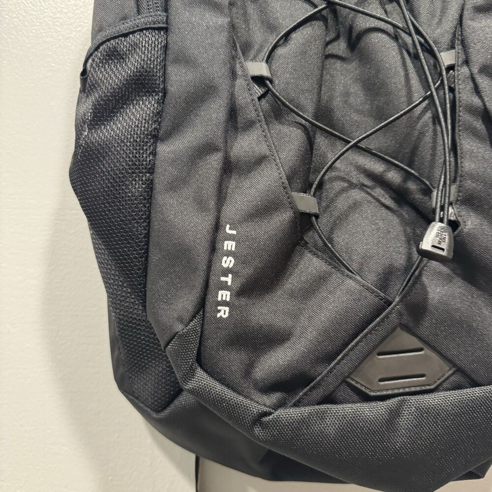 NWT North Face Jester Backpack Black FlexVent Laptop School Travel Daypack Hike - Picture 9 of 11